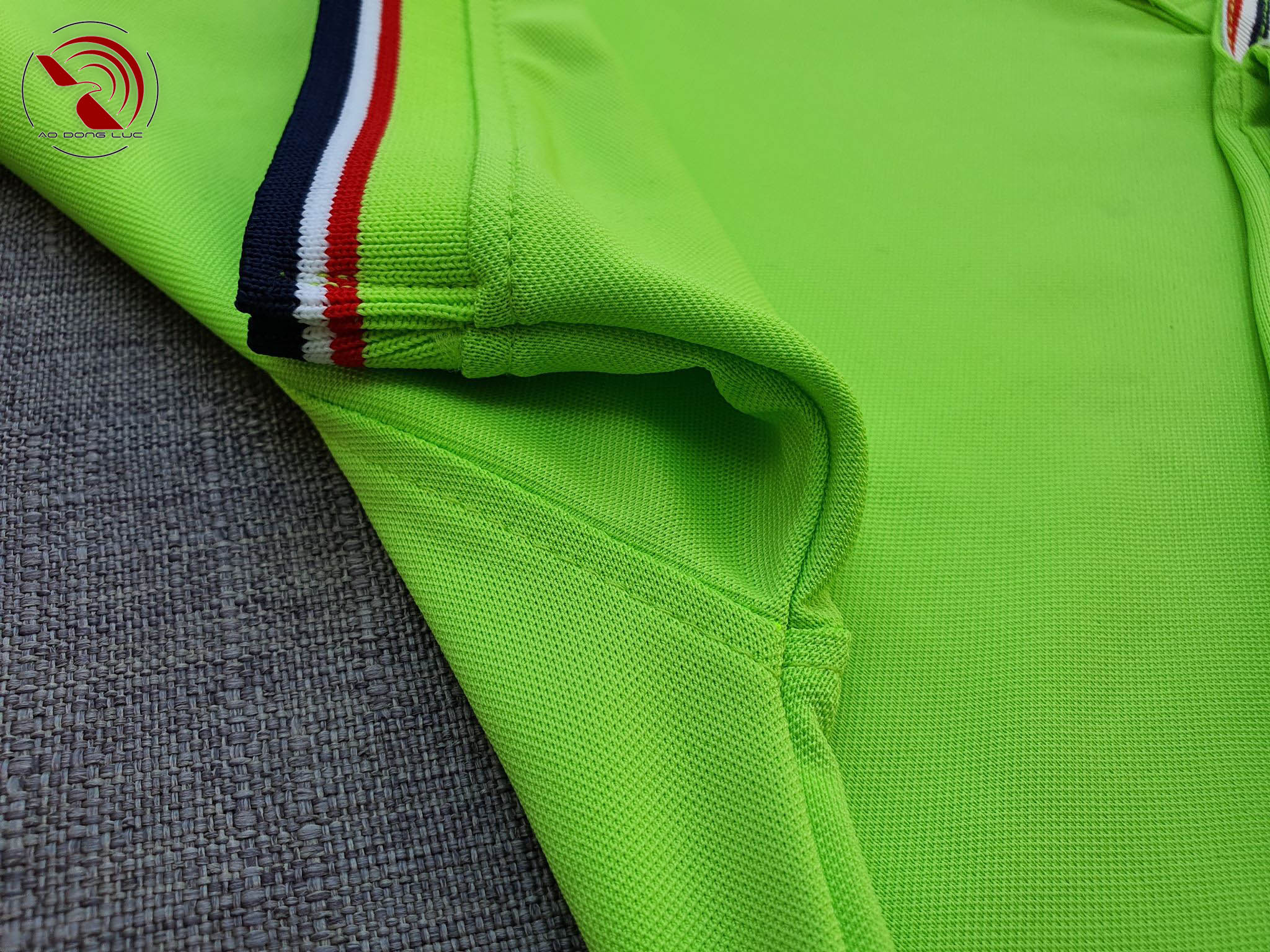 Chi tiết sản phẩm áo cổ trụ polo bo sọc cá sấu lạnh xanh chuối