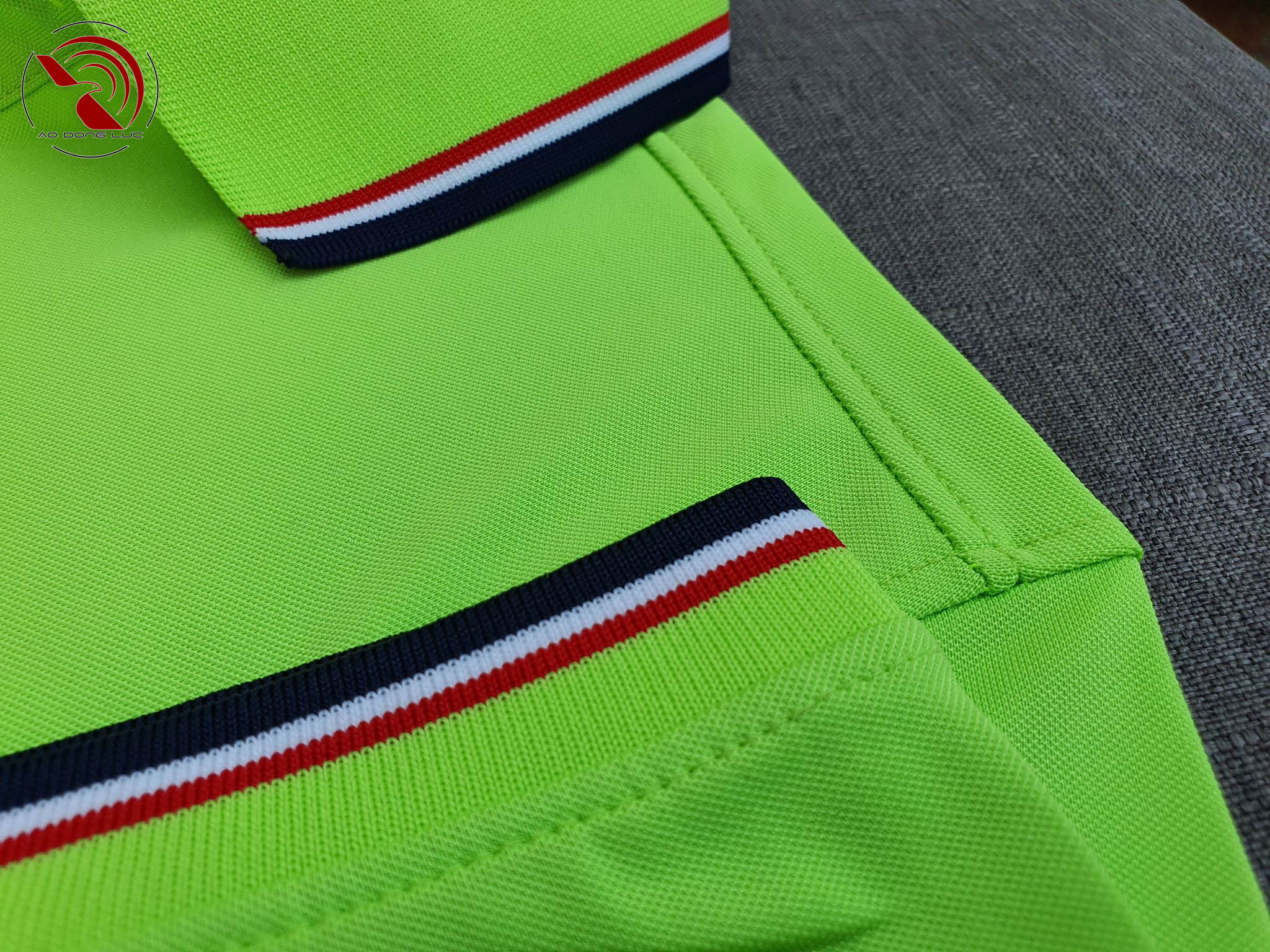 Chi tiết sản phẩm áo cổ trụ polo bo sọc cá sấu lạnh xanh chuối