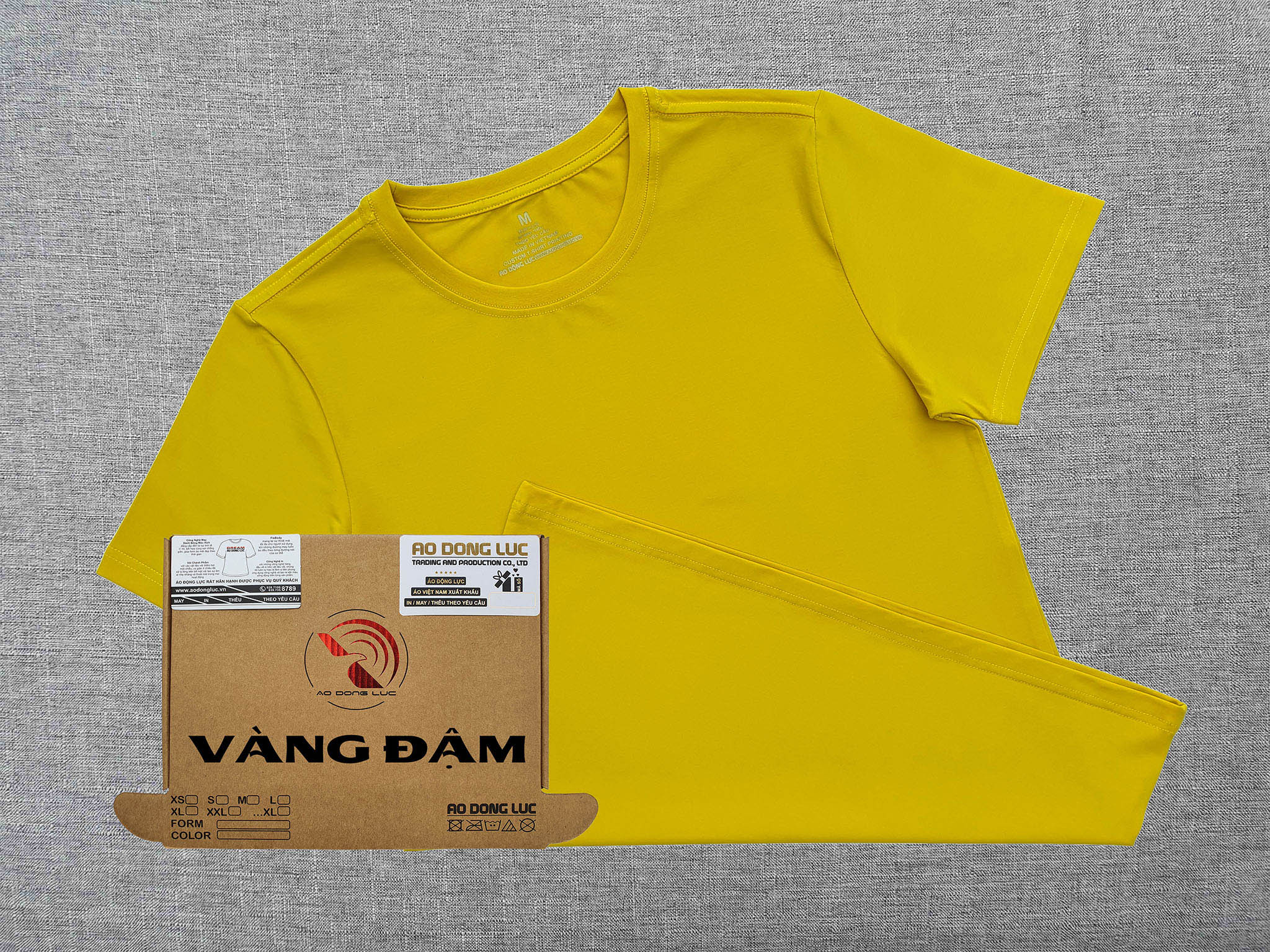 Áo thun cổ tròn ngắn tay cotton unisex màu vàng đậm