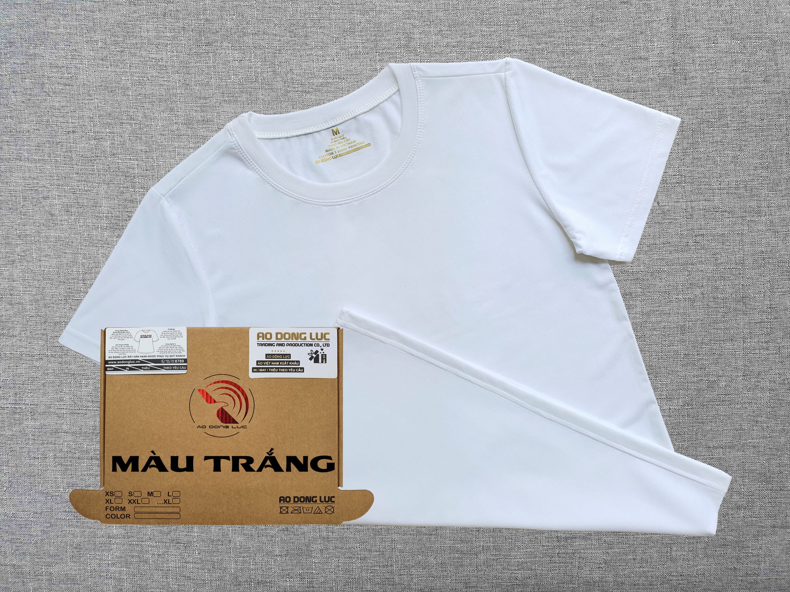 Áo thun cổ tròn ngắn tay supe unisex màu trắng