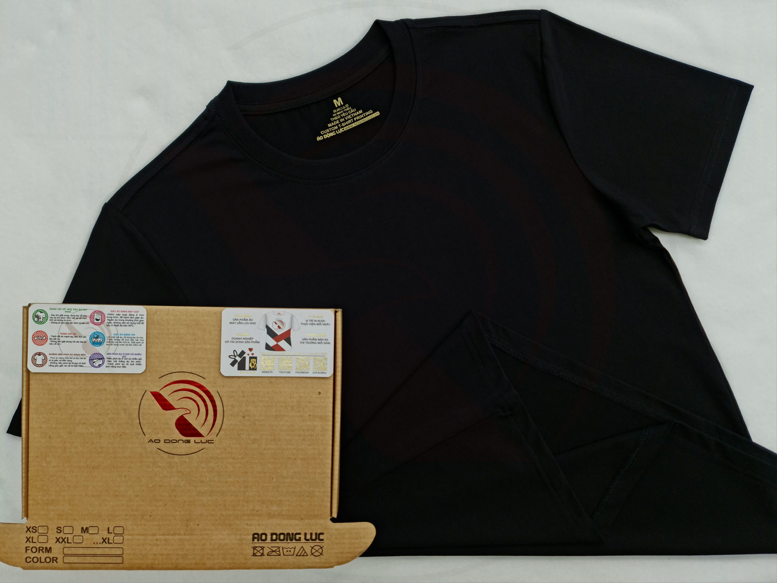 ao-thun-cotton-co-tron-ngan-tay-unisex-195gsm-mau-den-1 Áo thun cổ tròn ngắn tay cotton unisex màu đen