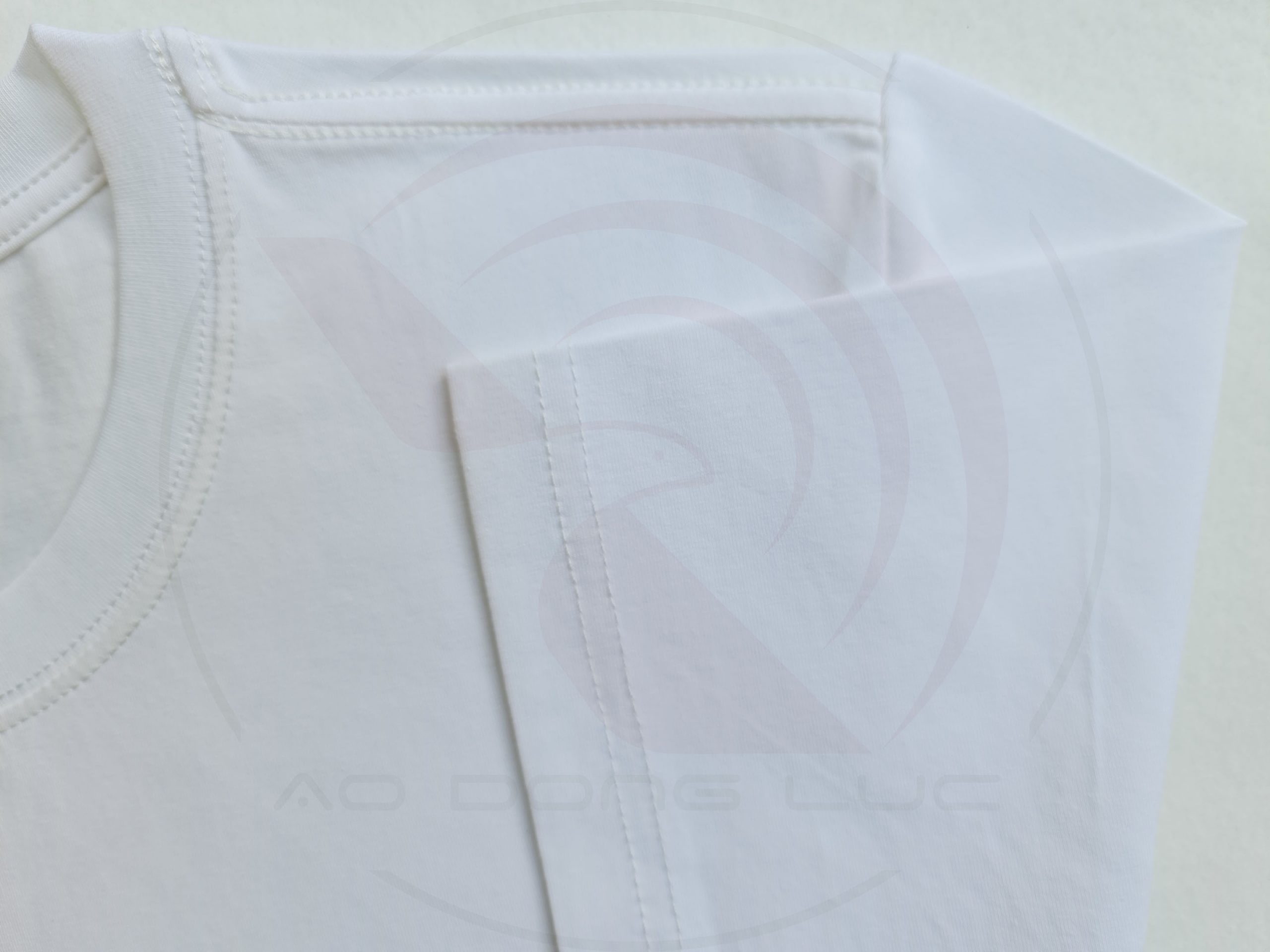 ao-thun-cotton-co-tron-ngan-tay-unisex-195gsm-mau-trang-moc-xich Chi tiết đường may móc xích áo thun cổ tròn ngắn tay cotton unisex màu trắng