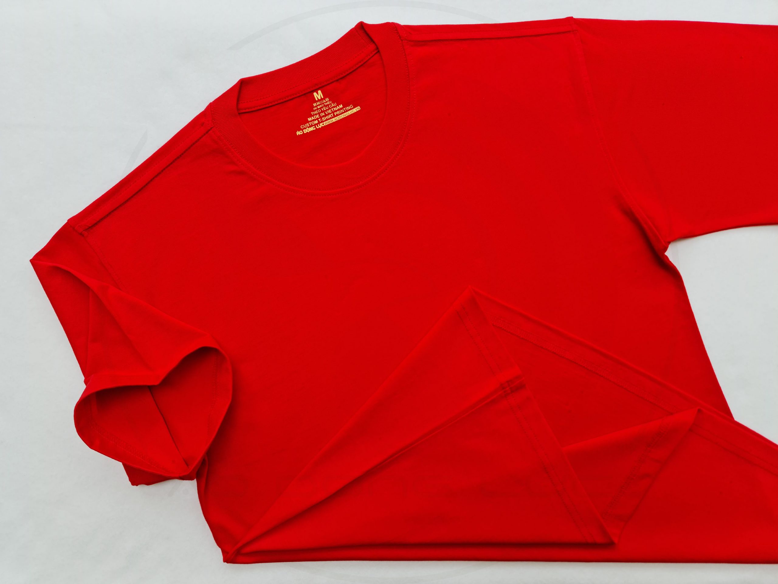 Áo thun cổ tròn tay lỡ form rộng oversize màu đỏ tươi