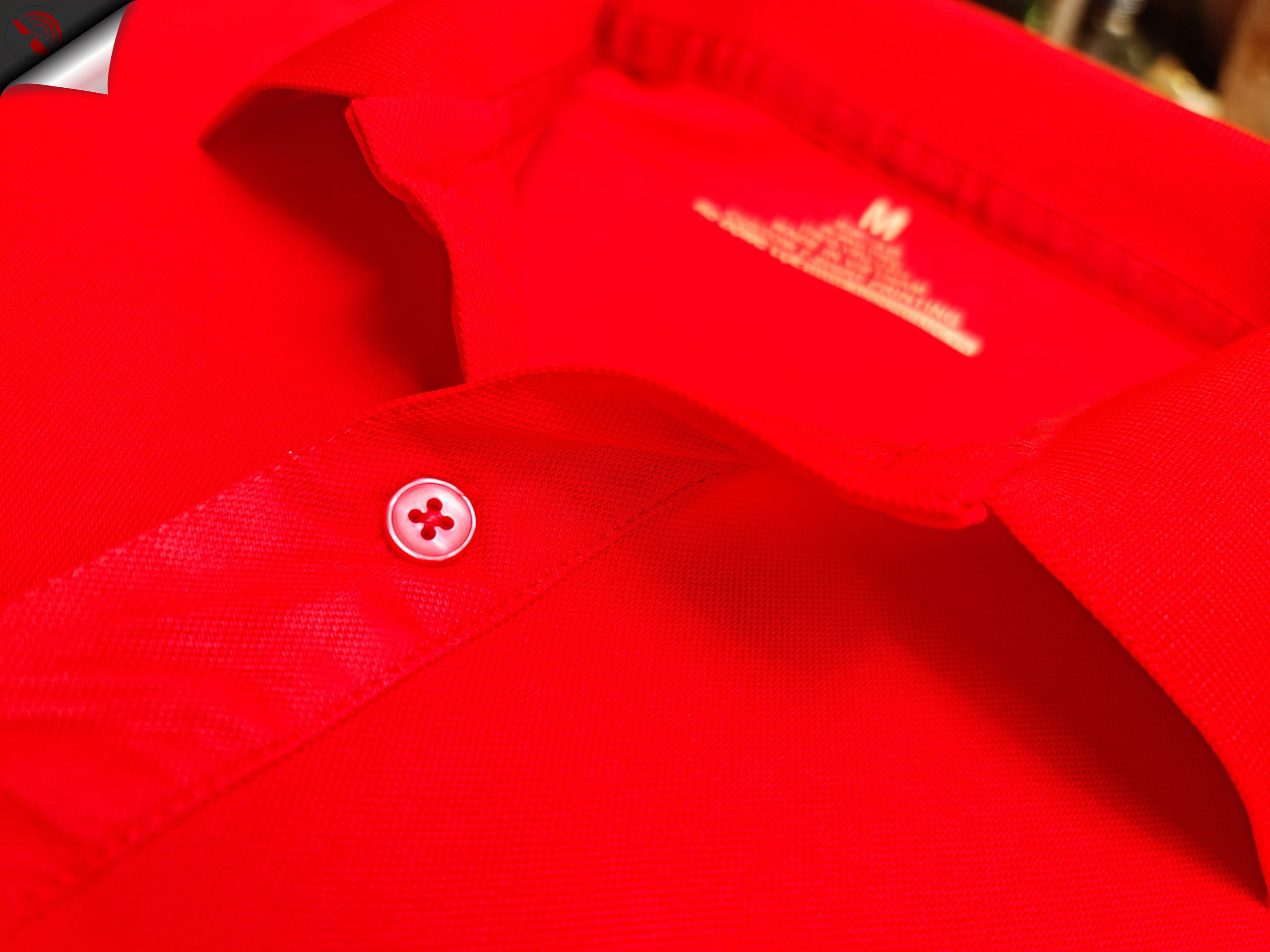 Hình chi tiết trụ áo polo bo trơn cá sấu mè unisex màu đỏ