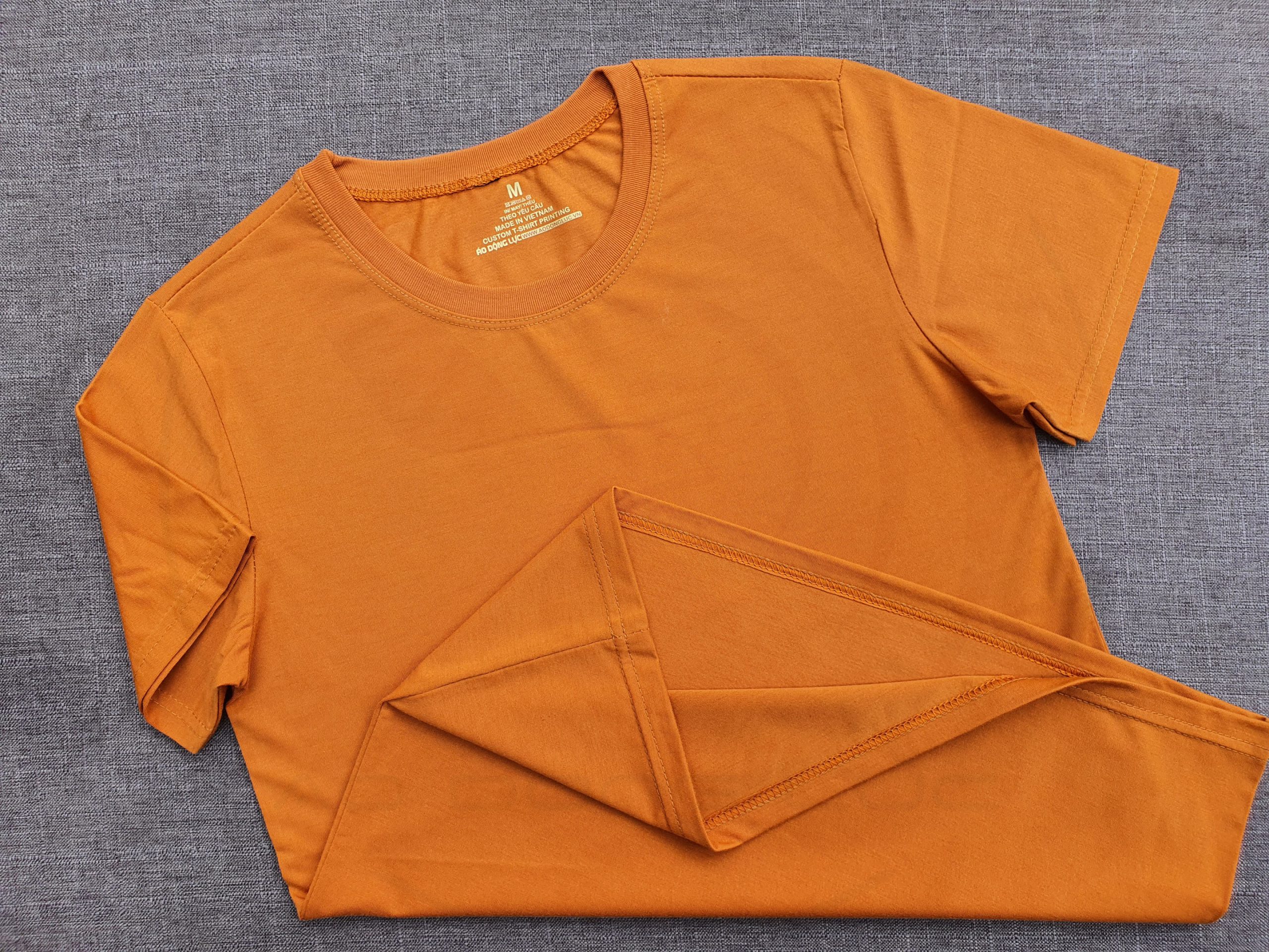 ao-thun-supe-ngan-tay-co-tron-basic-unisex-vang-nghe-full Áo thun cổ tròn ngắn tay supe unisex màu vàng nghệ