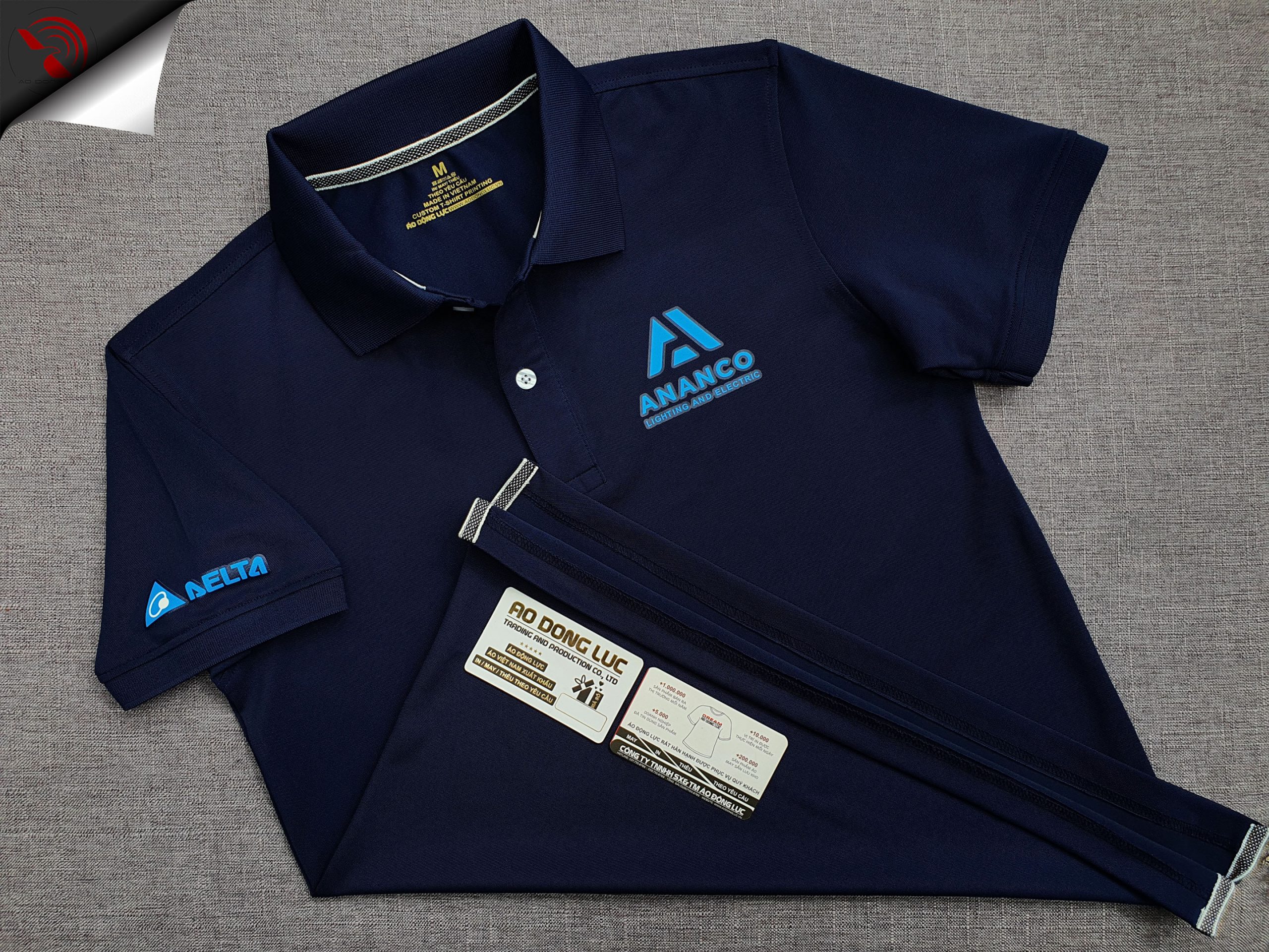 Đồng phục áo thun polo bo trơn xanh đen in kỹ thuật số logo