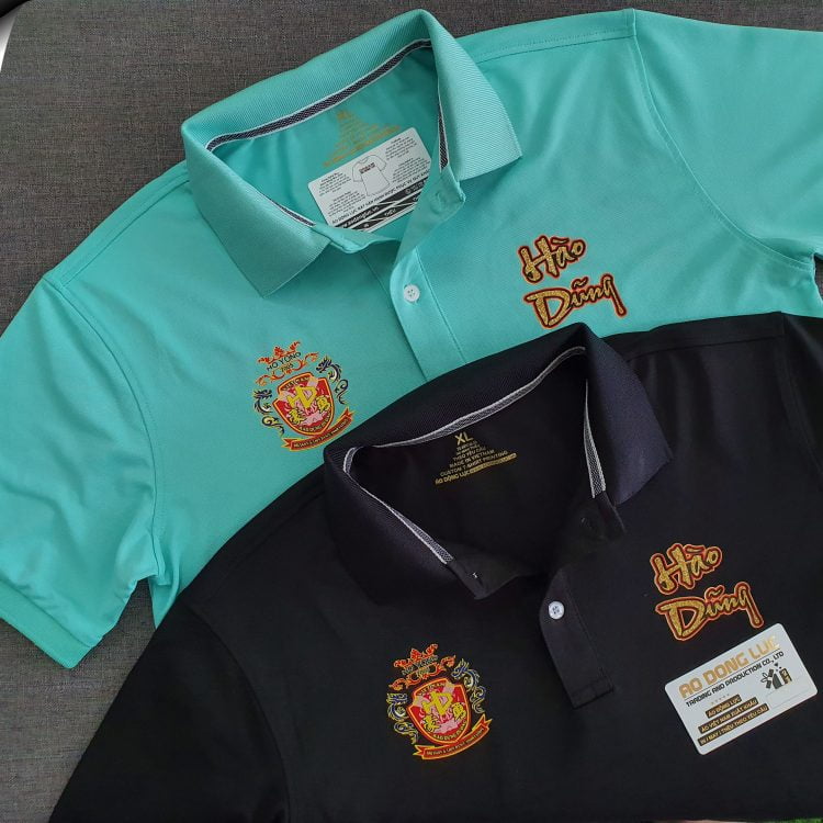 Đồng phục áo thun polo bo trơn in decal