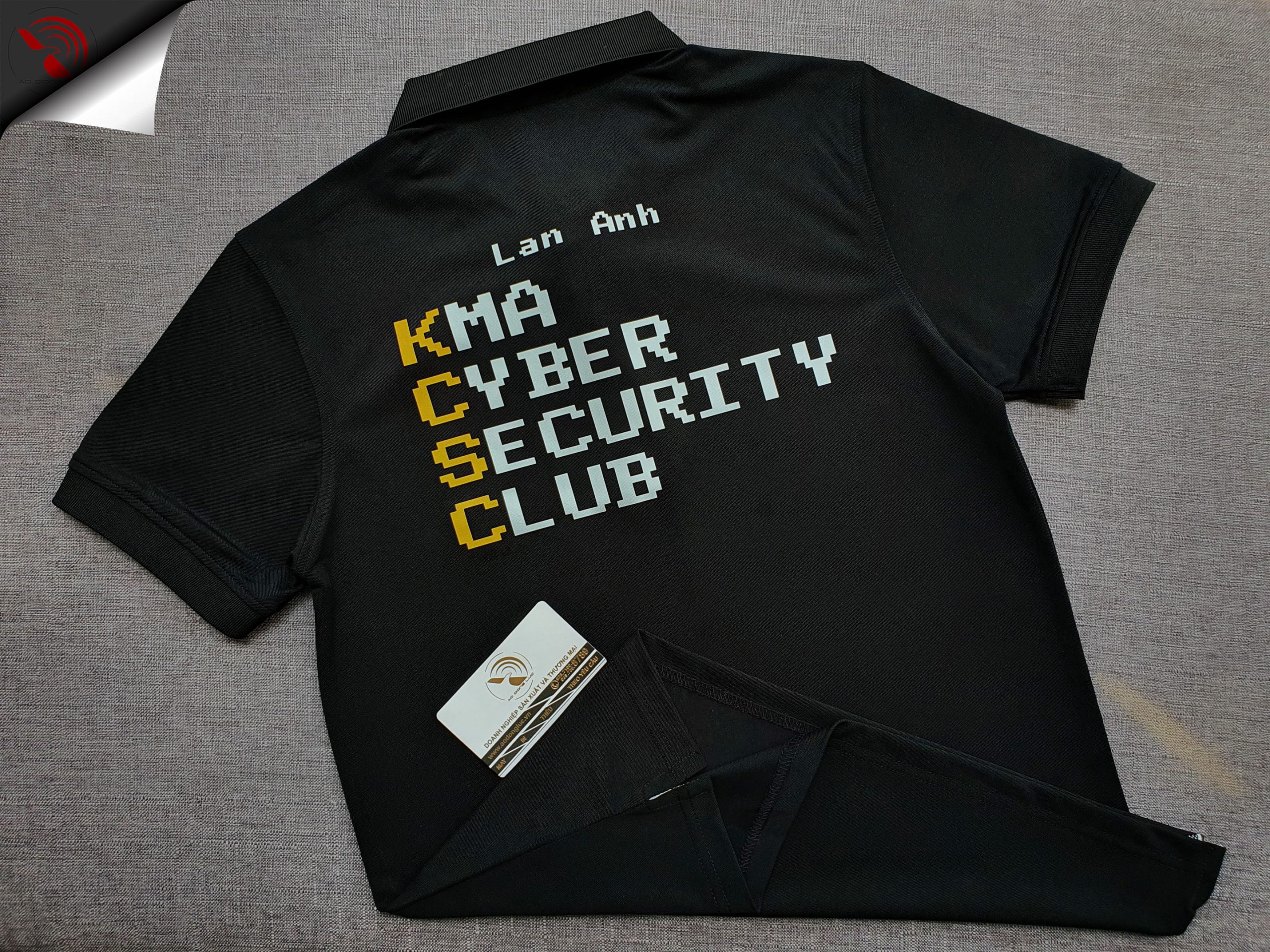 Đồng phục áo thun polo bo trơn màu đen in kỹ thuật số