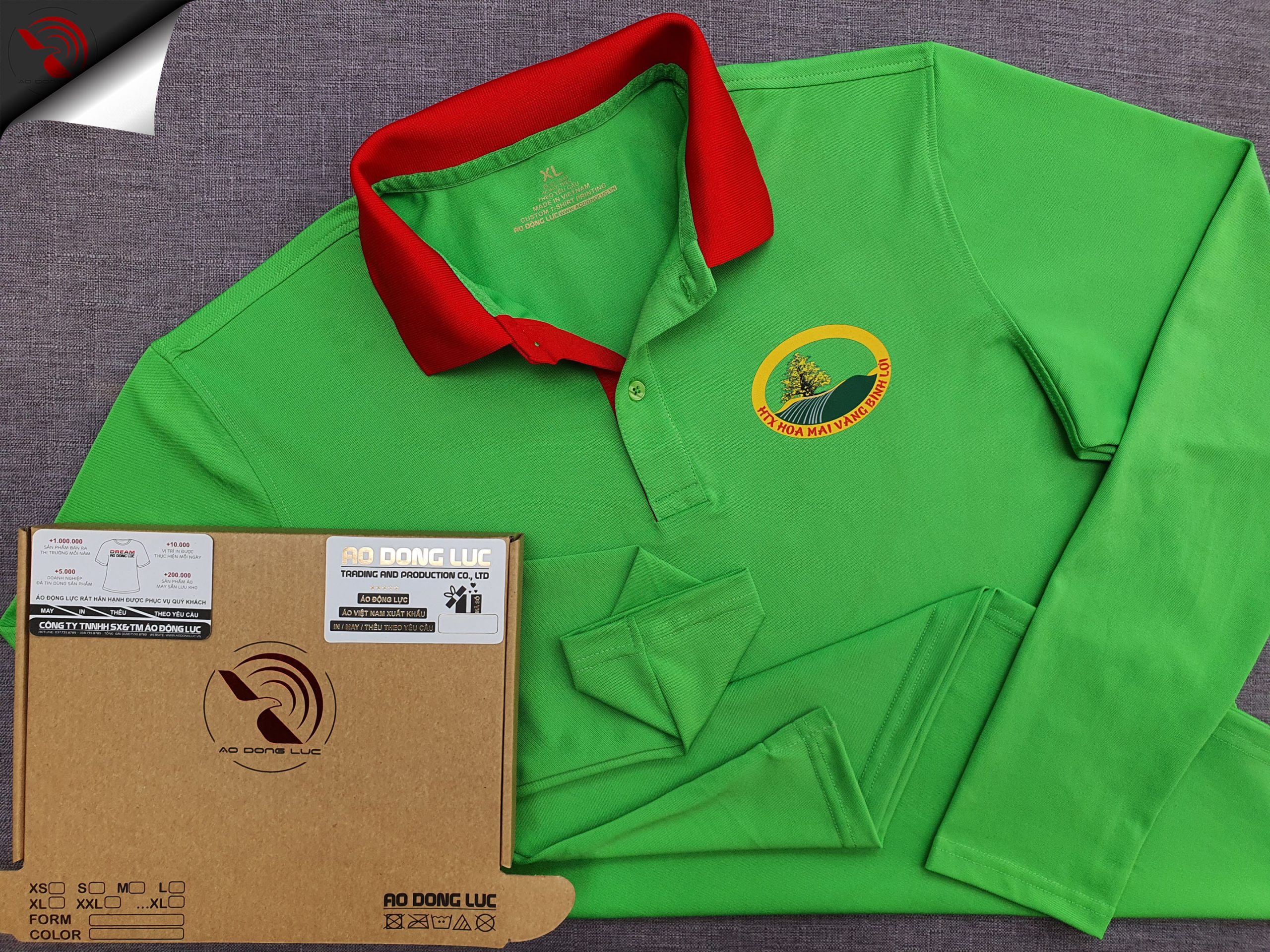 Đồng phục áo thun polo xanh lá phối bo tay bo cổ trụ trong màu đỏ in kỹ thuật số