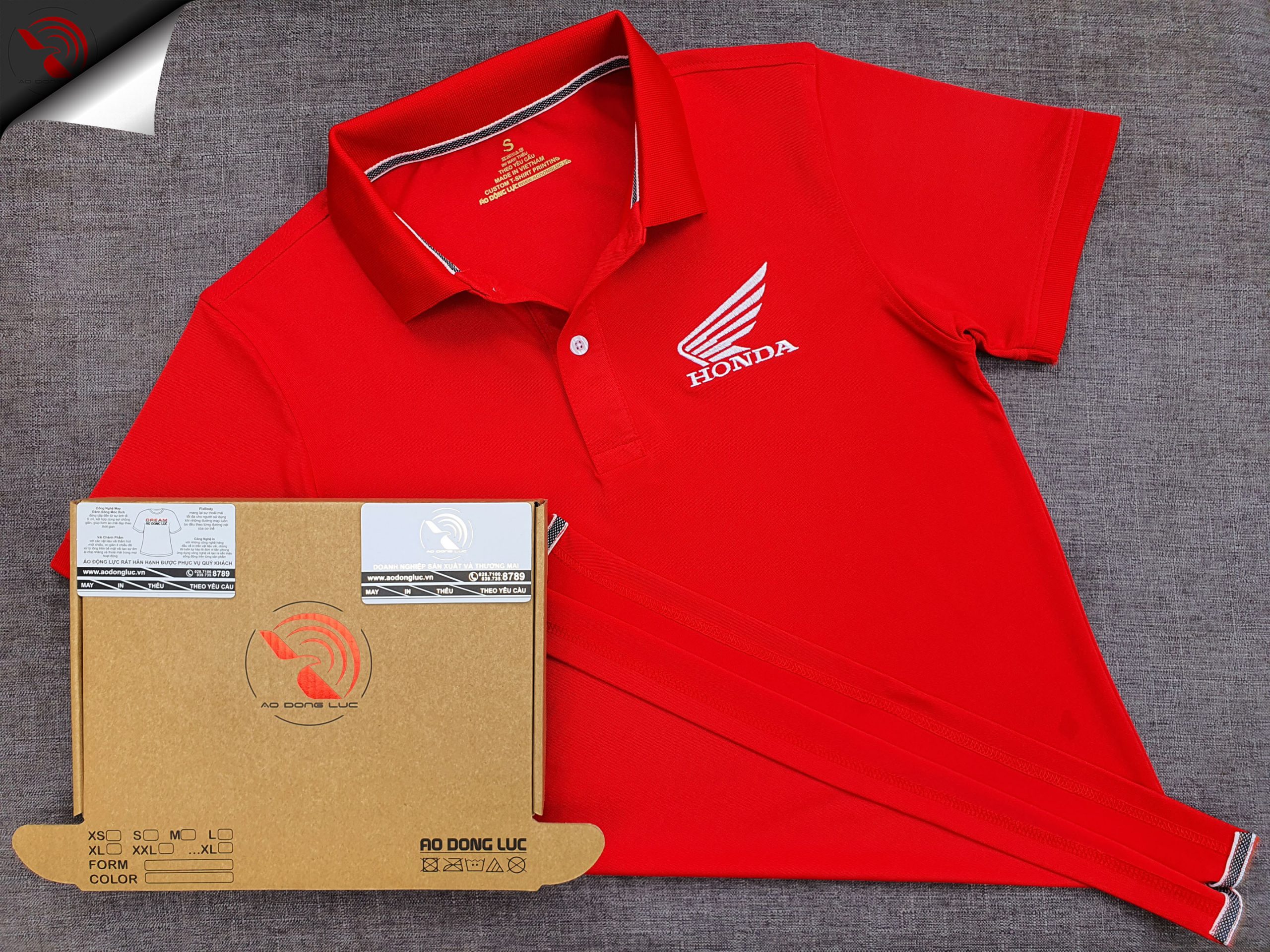 Đồng phục áo thun polo bo trơn màu đỏ thêu logo