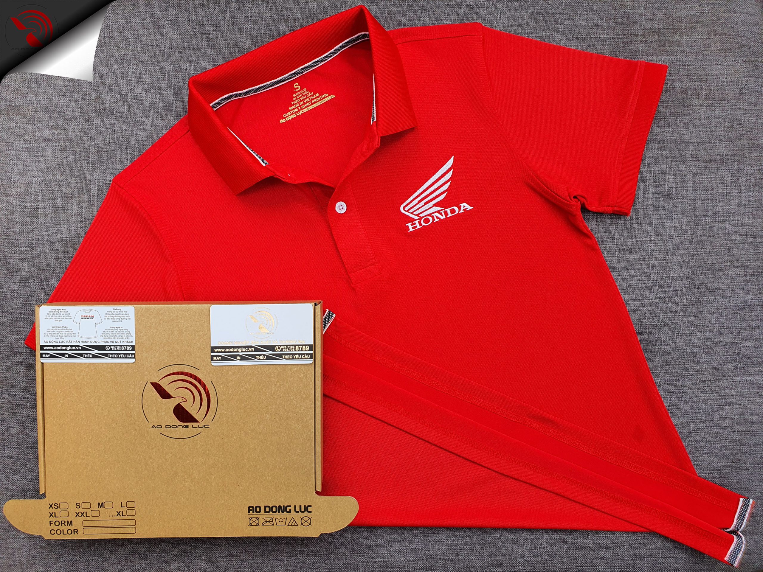 Đồng phục áo thun polo bo trơn màu đỏ thêu logo