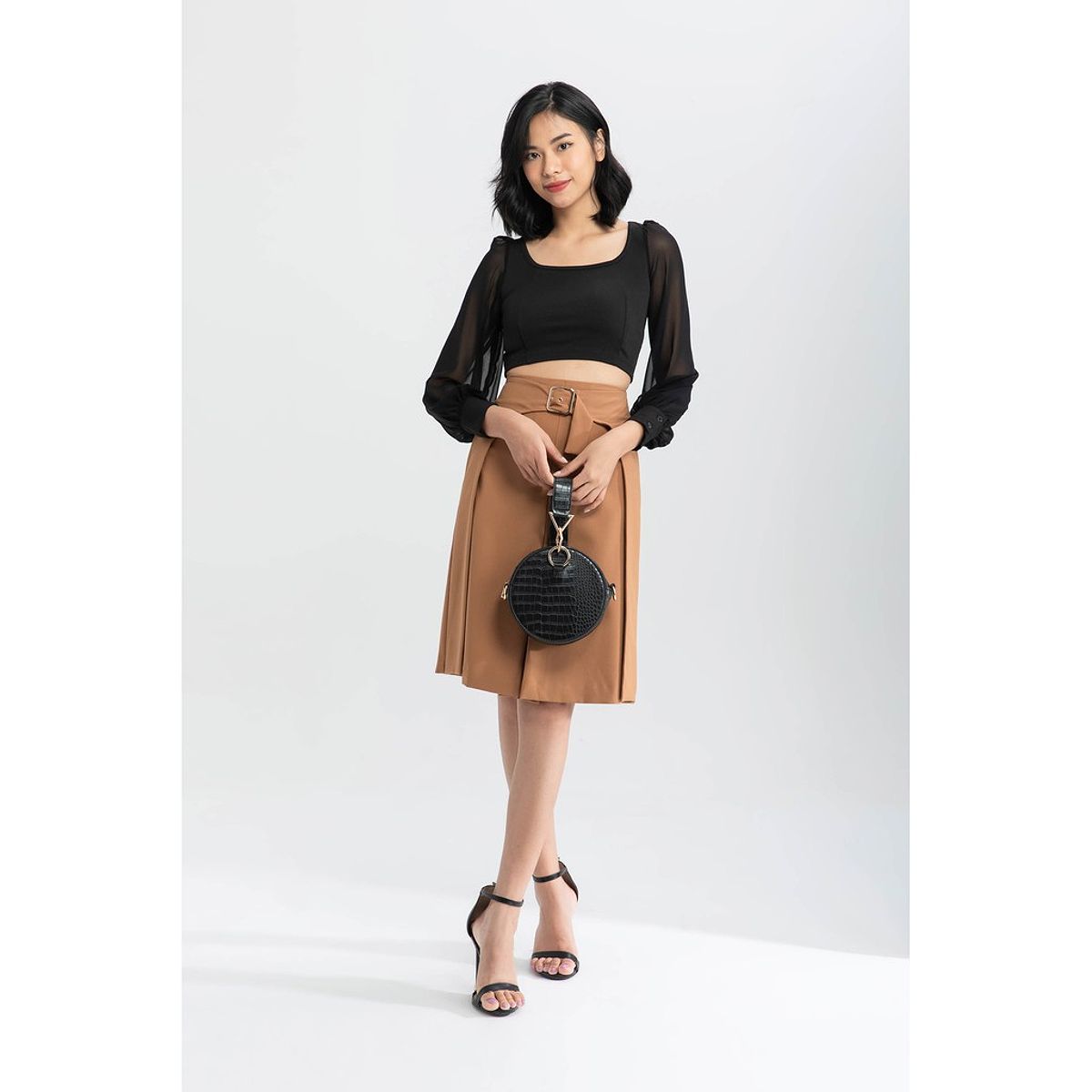 Áo thun oversized phong cách hiện đại