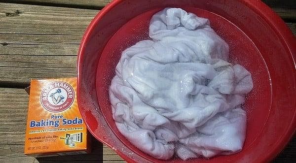 Baking soda là nguyên liệu tự nhiên giúp tẩy mực